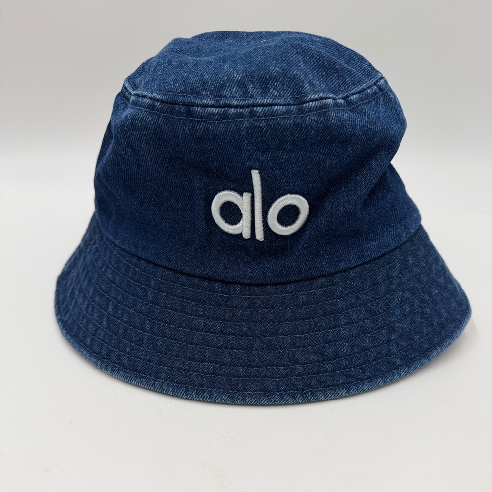 ALO Yoga Denim Bucket Hat - Navy Blue